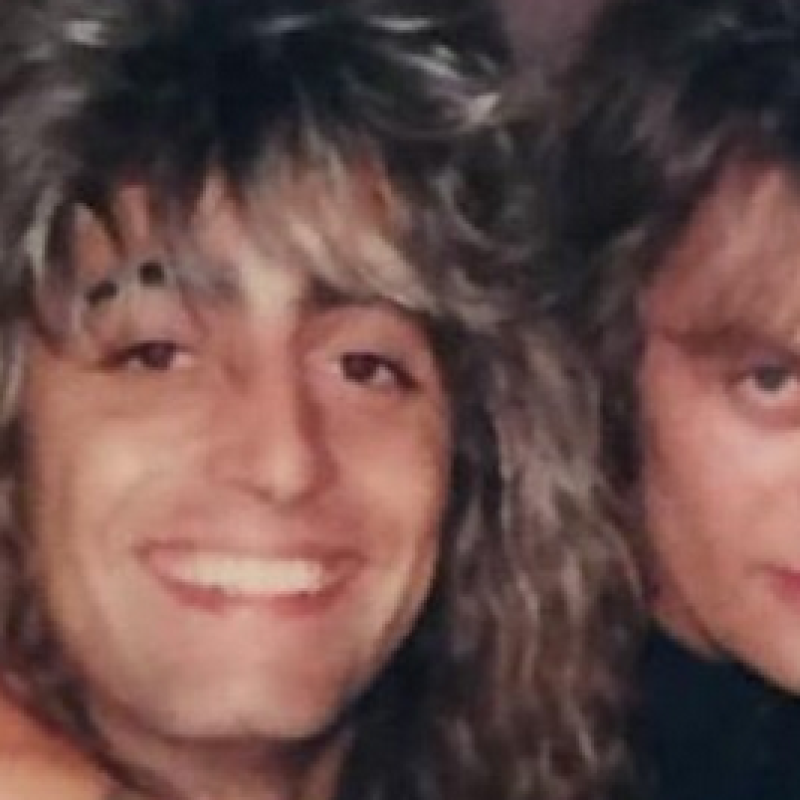 MIKKEY DEE Pays Tribute To TIMI HANSEN