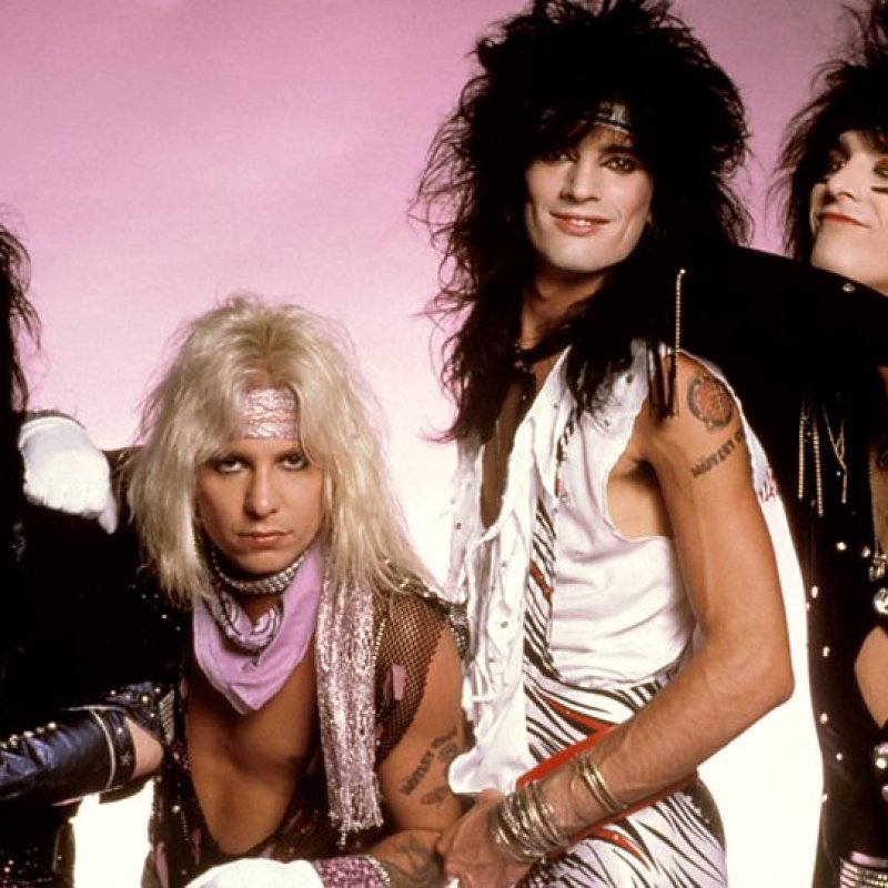 M&Ouml;TLEY CR&Uuml;E FUELS REUNION RUMORS