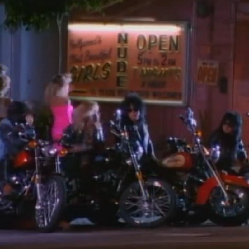 MÖTLEY CRÜE - Special Deluxe Edition Of 'Girls Girls Girls' In August !