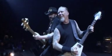  METALLICA Tribute To LEMMY On Anniversary Of His Death 