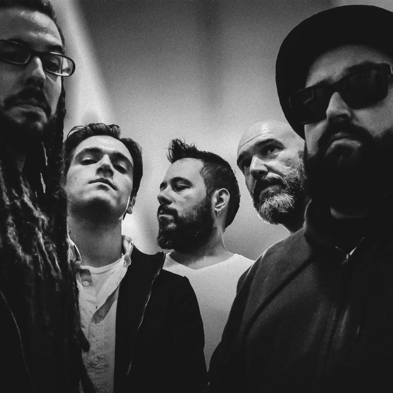 V&Euml;LLA RELEASES FIRST SINGLE/VIDEO "MANNEQUIN"
