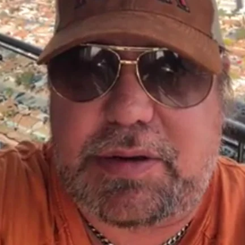 VINCE NEIL's Drunk Viral Video