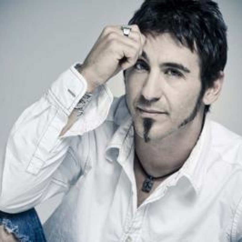 SULLY ERNA Posts 'Fake News' About BERNIE SANDERS