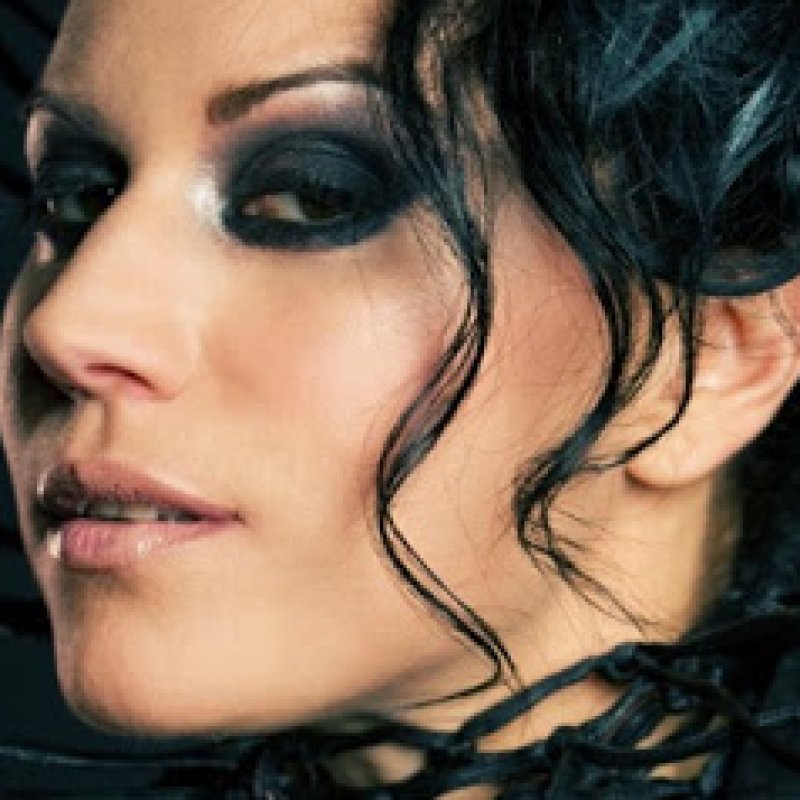LACUNA COIL Plays Down Coronavirus 'We Fear Nothing' 