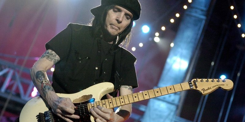 MICK MARS Solo Album Is Ready; MÖTLEY CRÜE Fans Will Get What They’re Expecting 