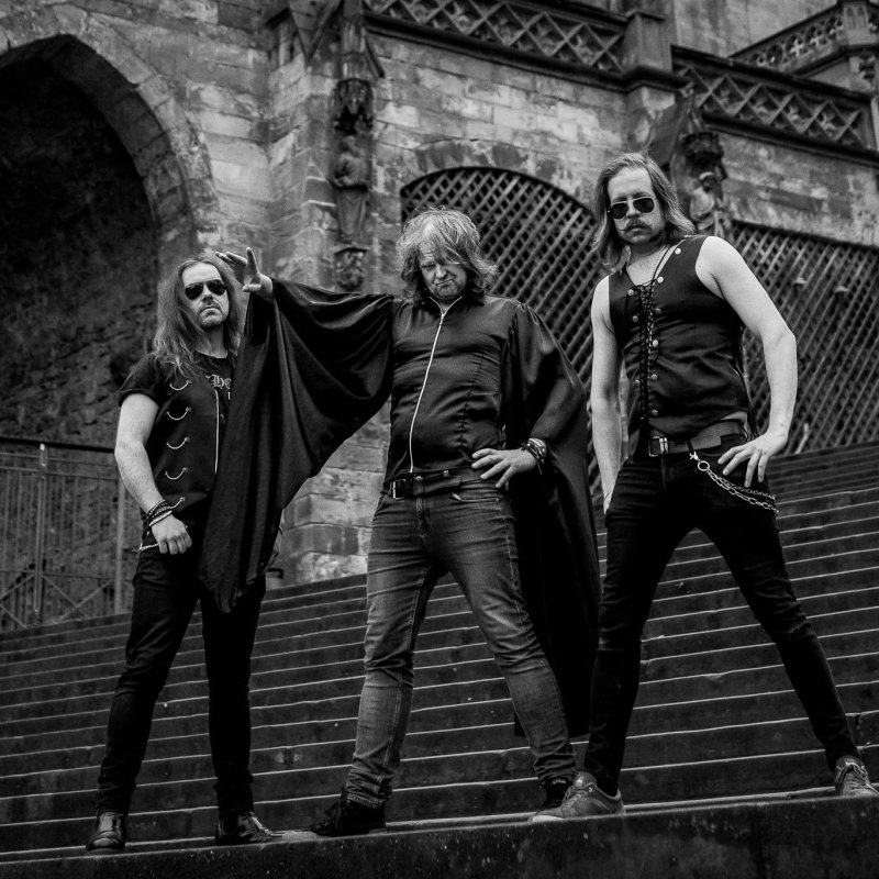 MAGICK TOUCH reveal new lyric video for upcoming EDGED CIRCLE album, begin German tour with AUDREY HORNE