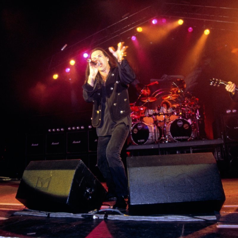  Ex-BLACK SABBATH Singer TONY MARTIN Blasts Critics Of Coronavirus 