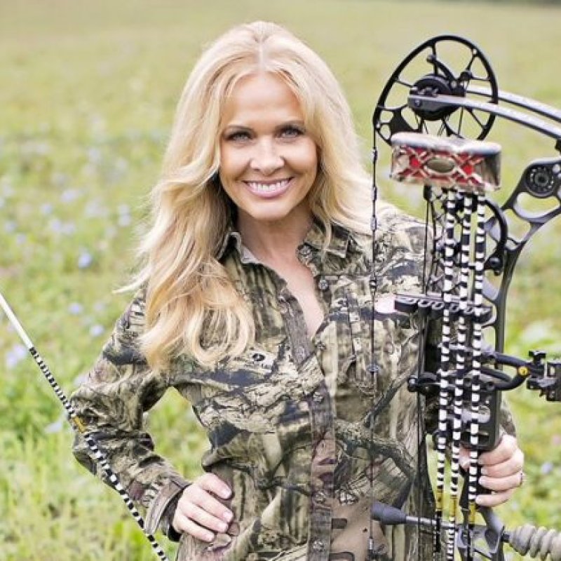 Ted Nugent&rsquo;s Wife Shows Her Shooting Skills Using A Full Auto MP5