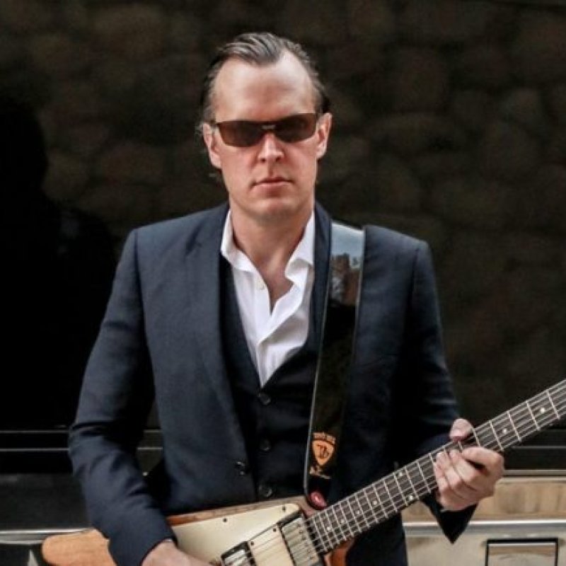 Bonamassa Warns About After The Pandemic: &ldquo;People Are Unemployed Again&rdquo;
