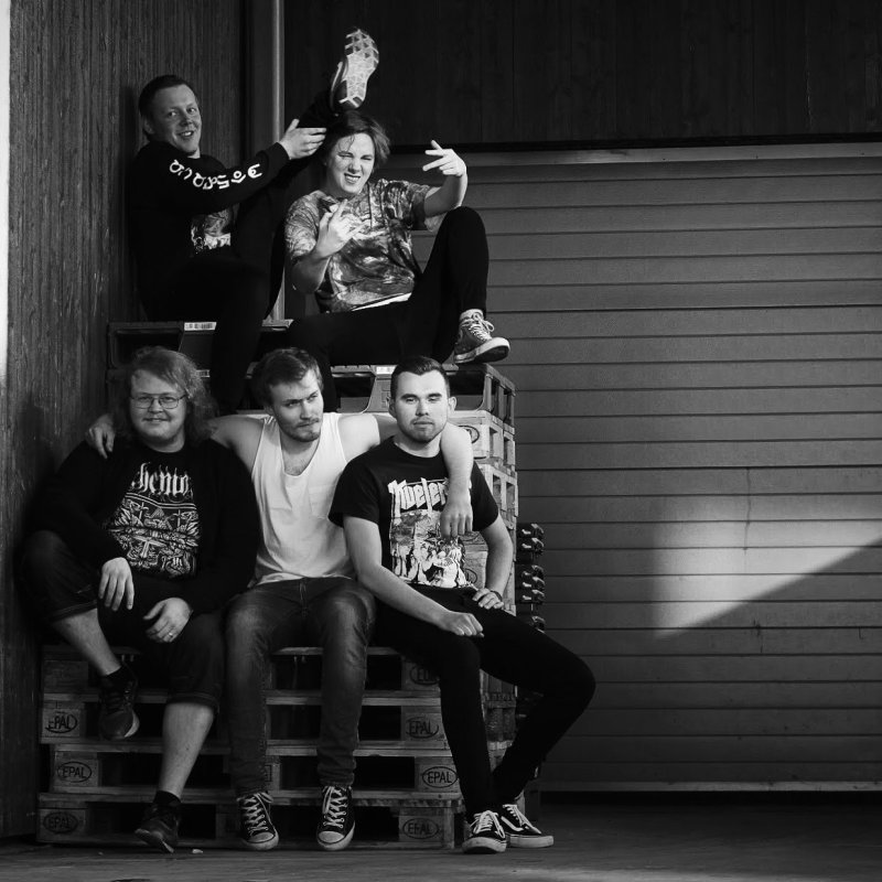 Norwegian Death Metal F&eacute;leth Premiere 'Swan Song' via Metal-Rules