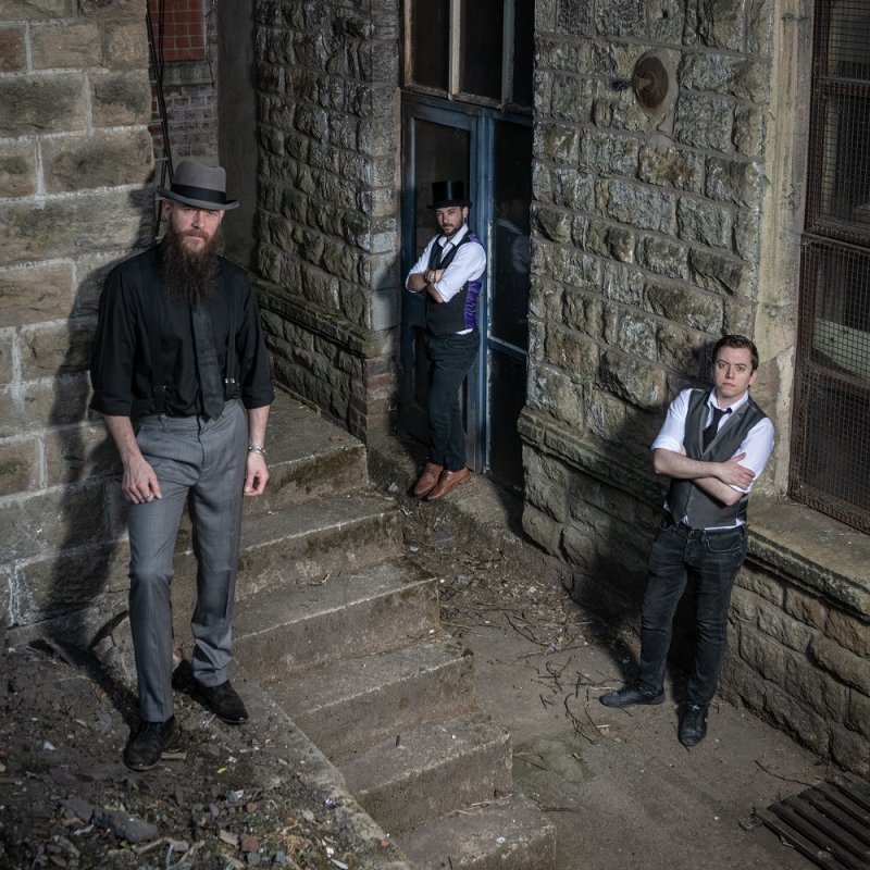 NEW MODEL ARMY guitarist Marshall Gill returns with BLACKBALLED, new METALVILLE album