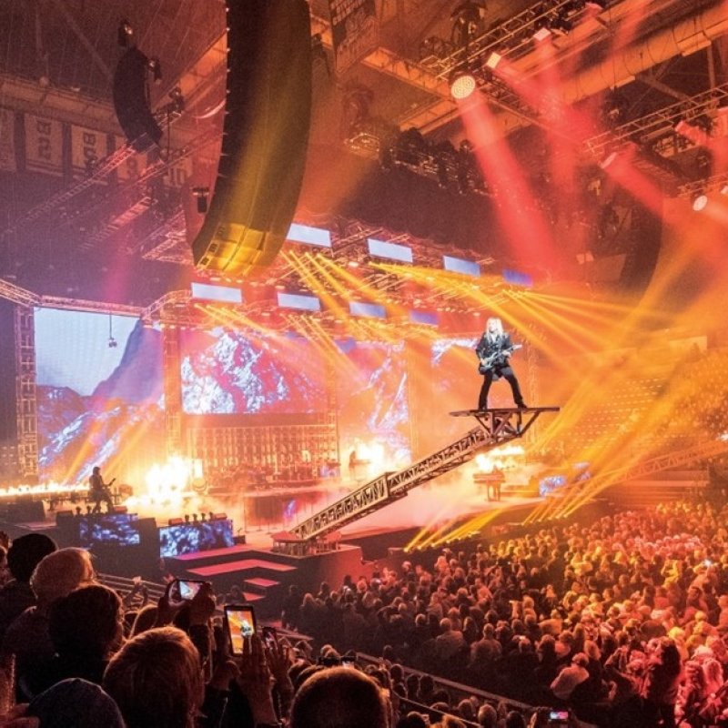 LEE TALKS 'THE STADIUM TOUR' STAGE PRODUCTION