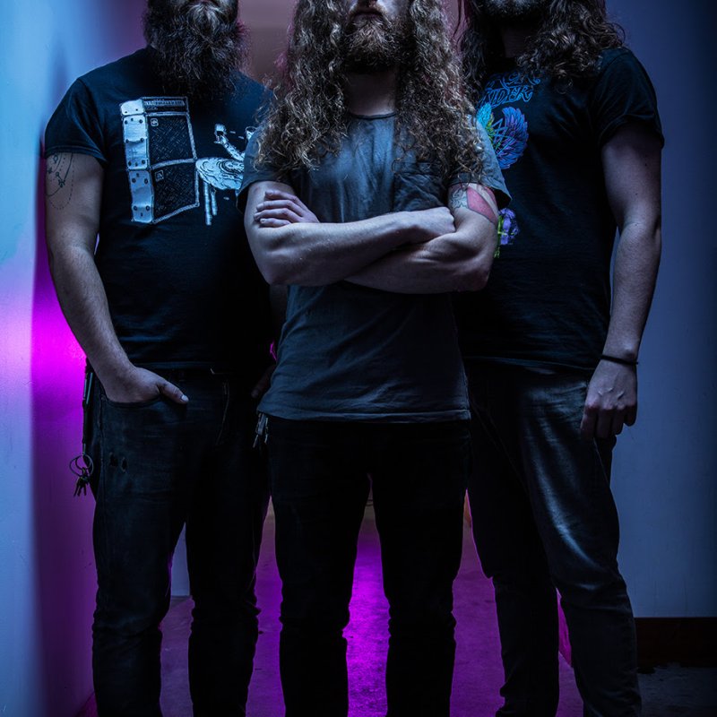Canada's EMPRESS premiere new track at TheObelisk.net - features members of SEER, CRATERS+++