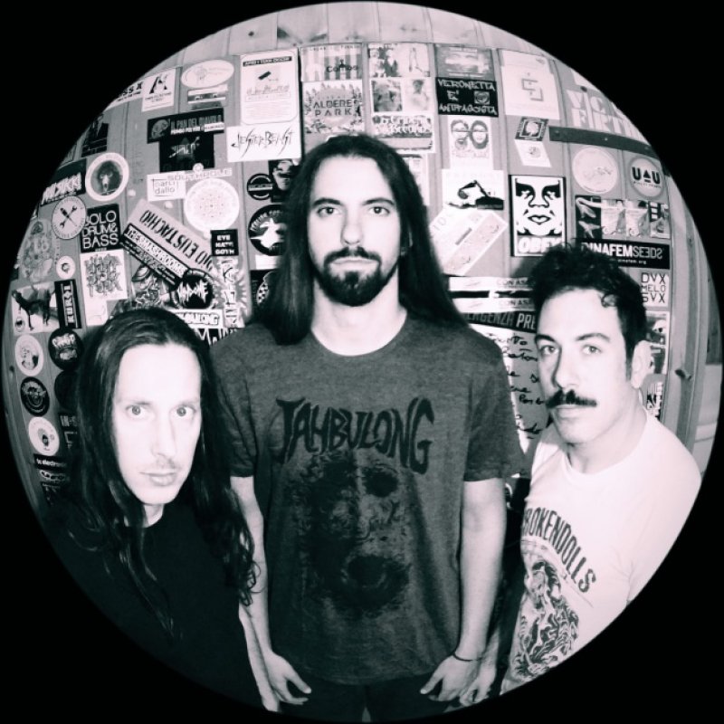 Stoner Doom unit JAHBULONG premiere first single from upcoming album! "Eclectic Poison Tones" to be released October 30th on Go Down Records!