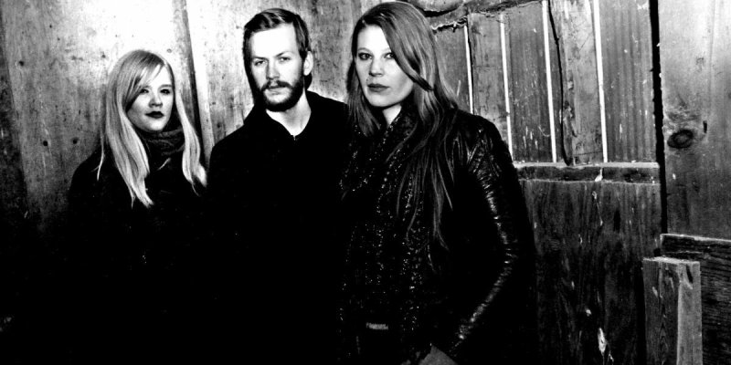 THE WHITE SWAN: Atmospheric Sludge Rock Trio Featuring Members Of Kittie And More To Release Nocturnal Transmission EP This Fall; New Video Playing At Revolver