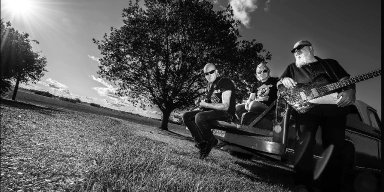 BÜRNER: Swedish hard rockers launch "Kill You Till You're Dead" lyric video