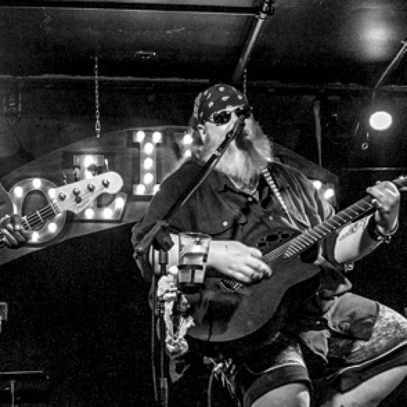 IRON MAN vocalist, DEE CALHOUN, unleashes brand new video from latest album "Godless"!