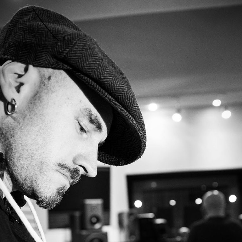 Swiss alternative indie/folk/pop songwriter Claudio Bagnato released and streamed debut album 'Nowhere' // Out now on CD, LP & Digital on every platforms
