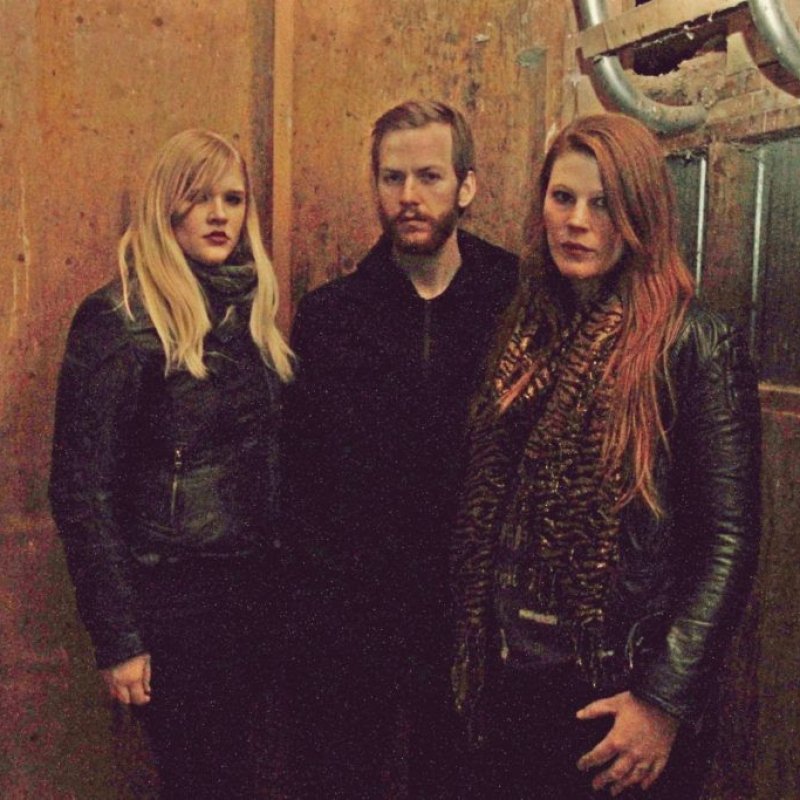 THE WHITE SWAN: Metal Injection Debuts "Tell It To The Sky" Video (Tracy Bonham Cover) From Atmospheric Sludge Rock Trio; Nocturnal Transmission EP Out Now And Streaming