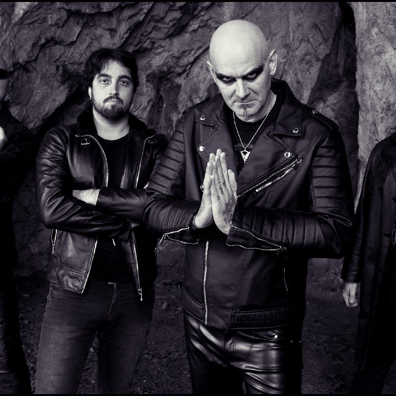 RAVENOIR – Triumph of the winged one