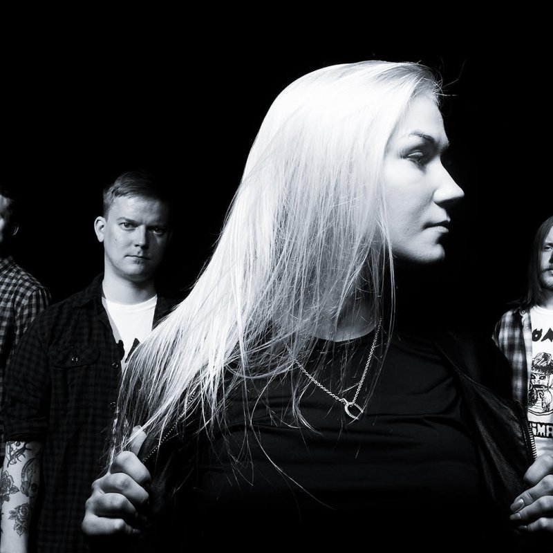 Finnish Melodic Hard Rock band Jo Below released a first single from their upcoming second EP!