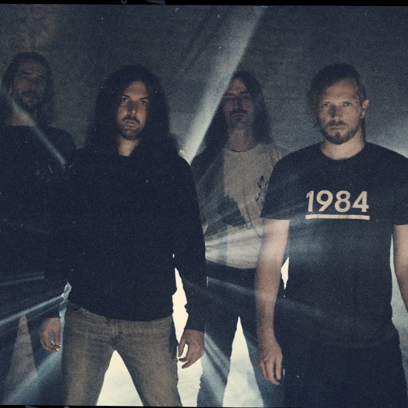 EMPTINESS Premieres New Song, "Vide, Incomplet"