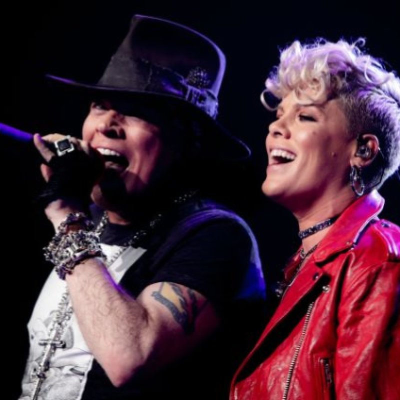 GUNS N' ROSES Joined By PINK On Stage At Madison Square Garden