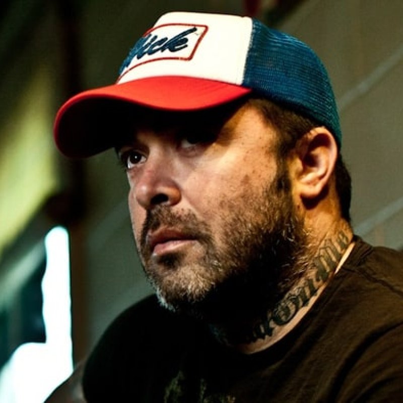 STAIND's AARON LEWIS Says More Gun Control Legislation Would Not Have Stopped Las Vegas Massacre