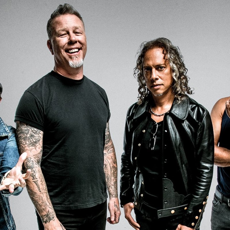 M. Shadows says that the majority of the people who came to see METALLICA are "casual fans" 