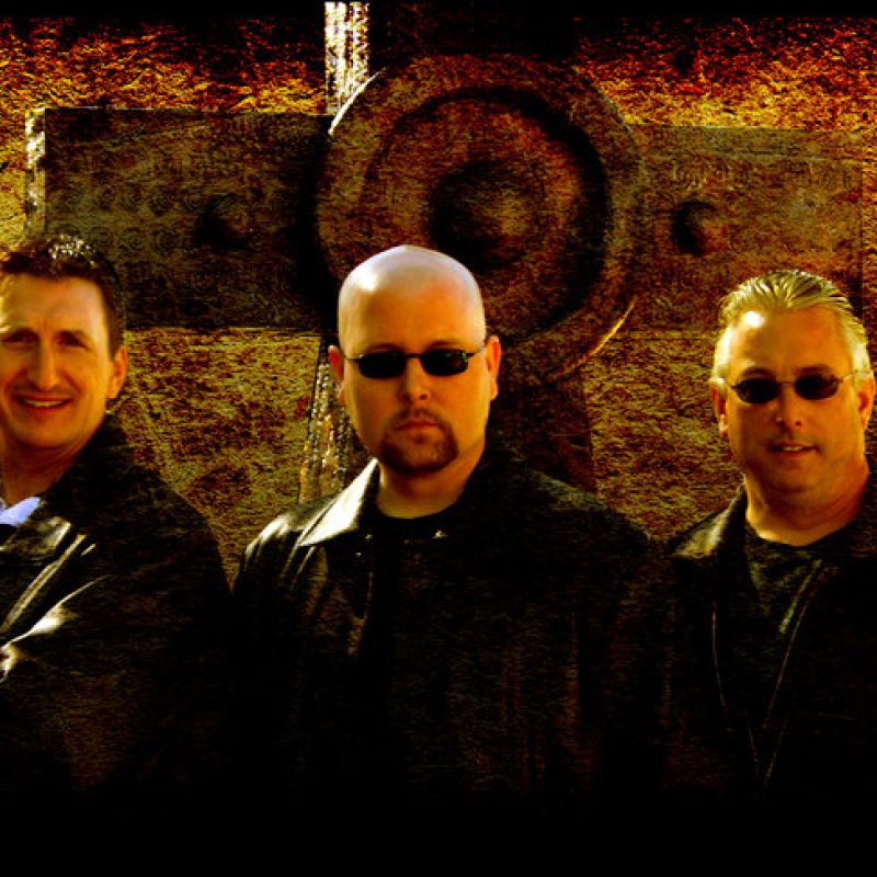 Elliott's Keep Signs With NoSlip Records!