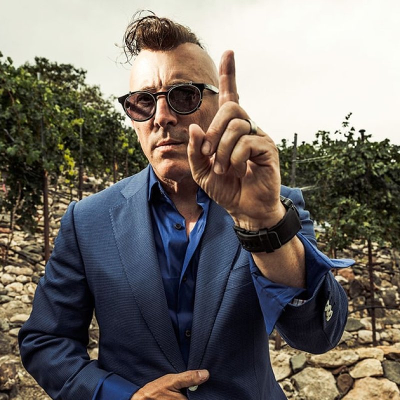 MAYNARD JAMES KEENAN Responds To Fans Over 'No Photos' Policy