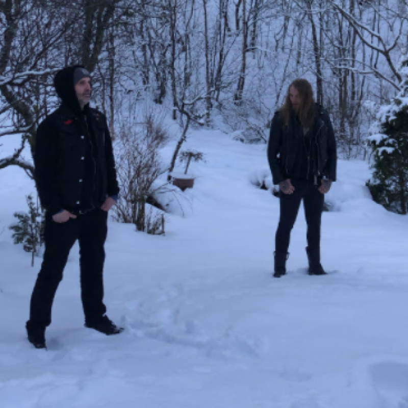 PHANTOM FIRE stream EDGED CIRCLE debut EP at "Decibel" magazine's website - features members of GAAHLS WYRD, KRAKOW+++
