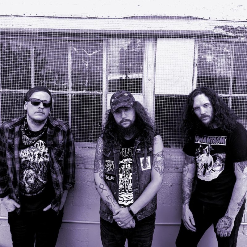 CHROME WAVES Signs To Transcending Records For Late Summer Release Of Third LP