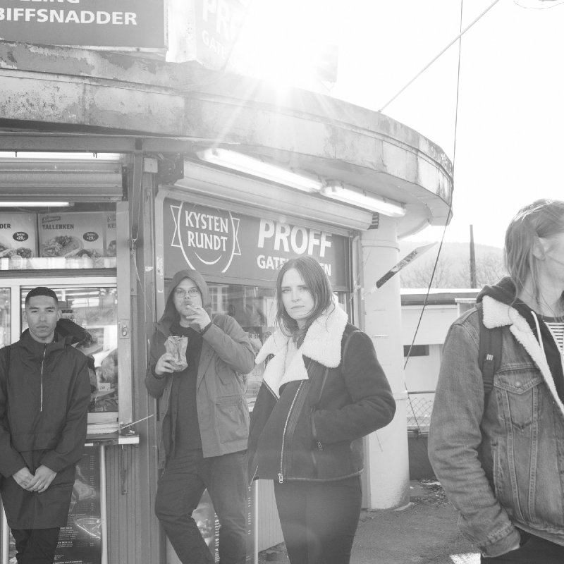 MADS CHRISTENSEN premiere new track at "New Noise" magazine's website - features members of BLOOD COMMAND, PYBANEN+++