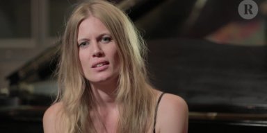 SEE MYRKUR'S STUNNING PIANO REINVENTION OF KING DIAMOND'S "WELCOME HOME"
