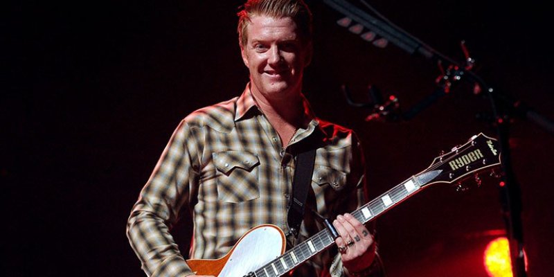 Josh Homme Kicks Female Photographer in the Head at Queens of the Stone Age Show