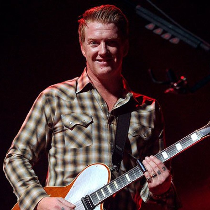 Josh Homme Kicks Female Photographer in the Head at Queens of the Stone Age Show