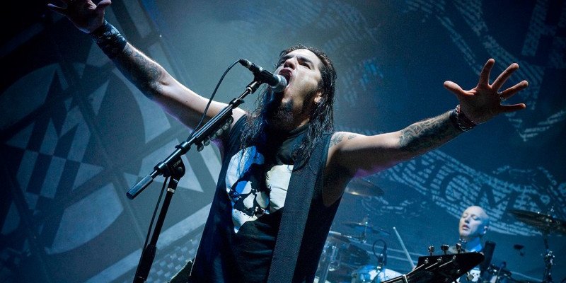 Machine Head Slams Decibel After Decibel Slams Machine Head!