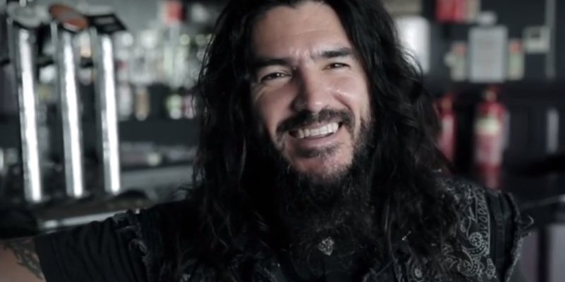 SEE ROBB FLYNN'S INTENSE POETRY-SLAM PERFORMANCE OF NEW MACHINE HEAD SONG "BASTARDS"