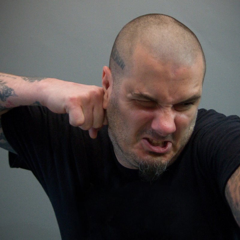 PHILIP ANSELMO To Undergo Another Back Surgery!