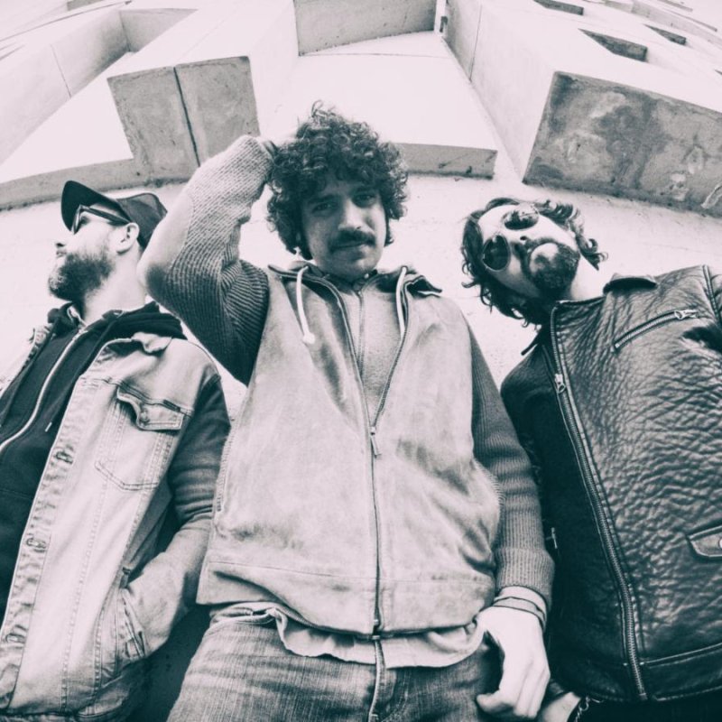 GREEN DESERT WATER: The Obelisk Premieres &ldquo;Too Many Wizards&rdquo; Video From Spanish Psychedelic Blues Trio; Black Harvest LP Out Now On Small Stone Recordings