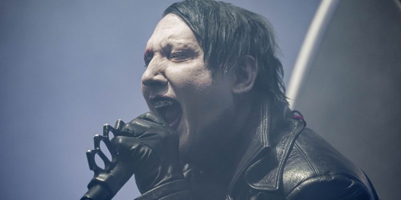 Marilyn Manson Has A Complete Meltdown On Stage And Fans Demand A Refund!
