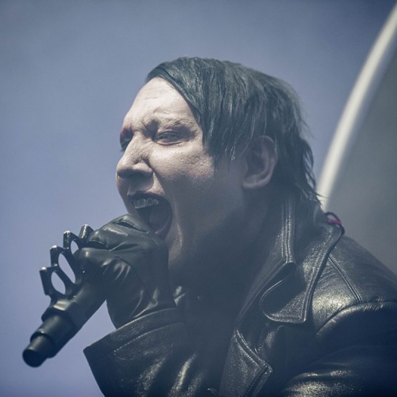 Marilyn Manson Has A Complete Meltdown On Stage And Fans Demand A Refund!