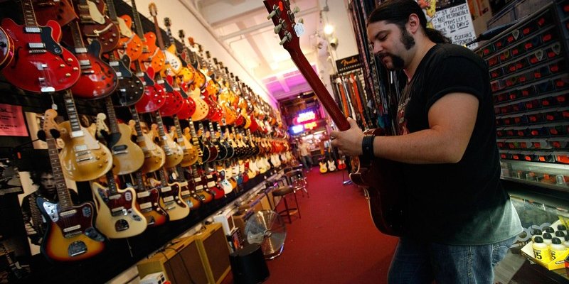 Gibson guitars is facing bankruptcy after 116 years in business!