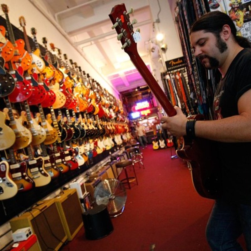 Gibson guitars is facing bankruptcy after 116 years in business!