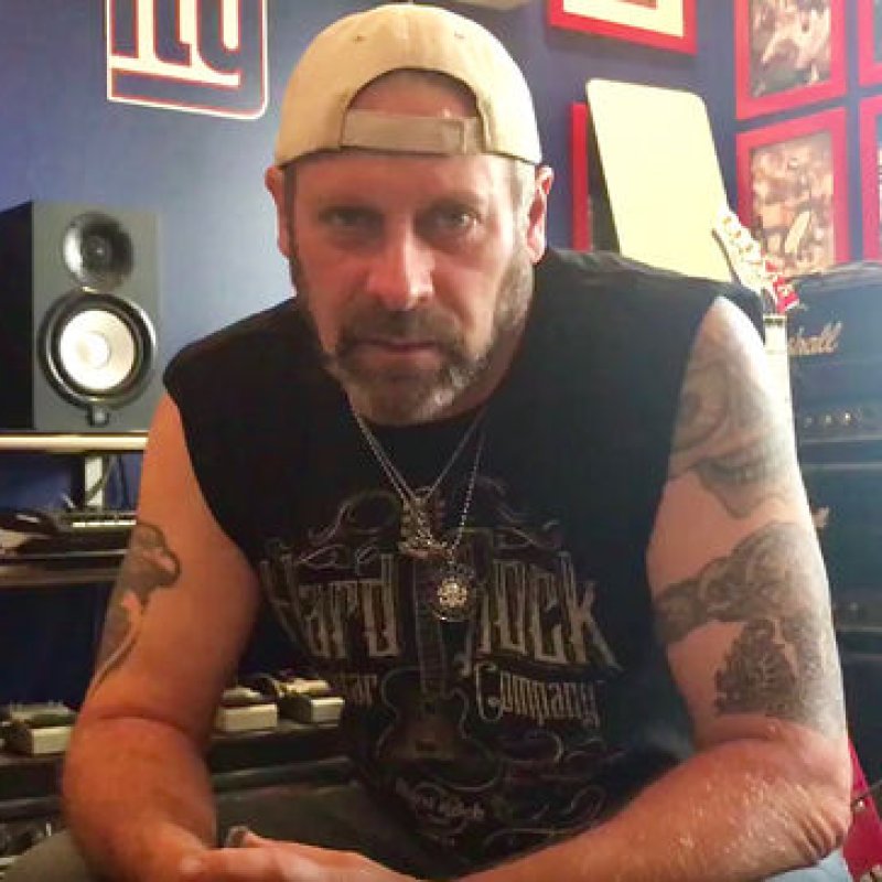 Former OVERKILL Guitarist BOBBY GUSTAFSON Slams Ex Bandmates, Says Upcoming DVD Is A 'Piece Of S**t'