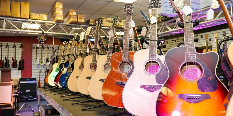 Guitars 101: Comparing Bass, Acoustic, and Electric