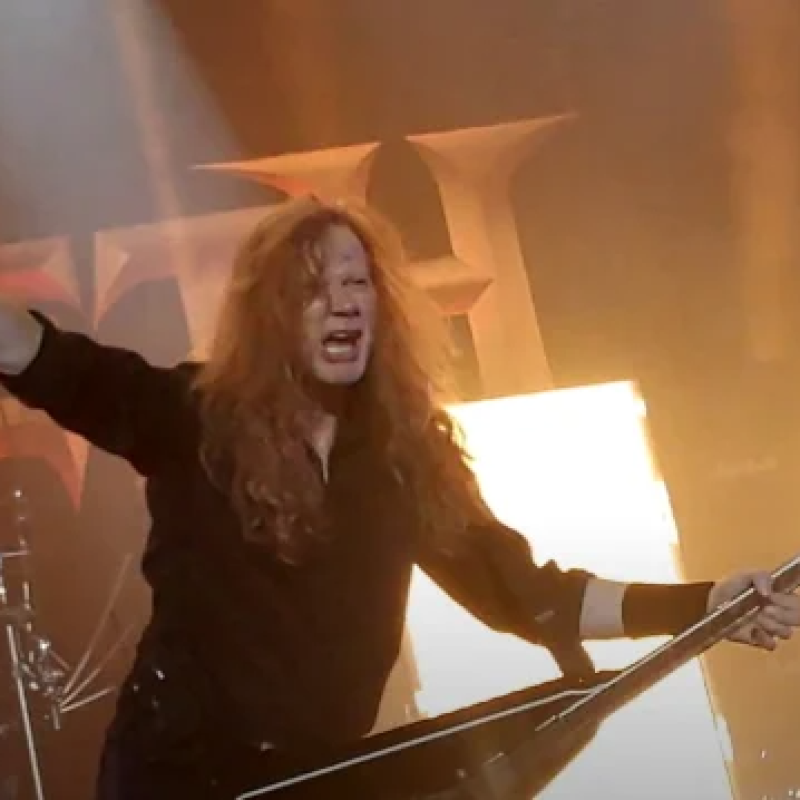 MUSTAINE 'PEED' ON WHITE HOUSE FLOOR