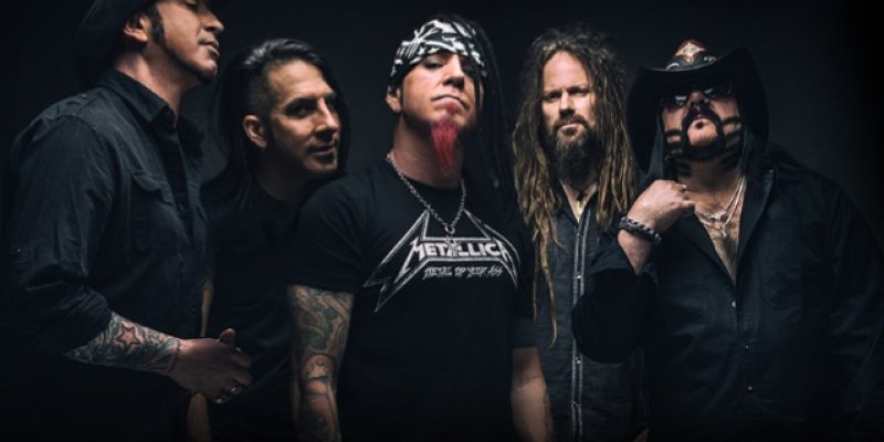  HELLYEAH Guitarist On VINNIE PAUL's Death: 'Sadness, Shock, Confusion, Anger, Despair. We Feel It All Together.' 