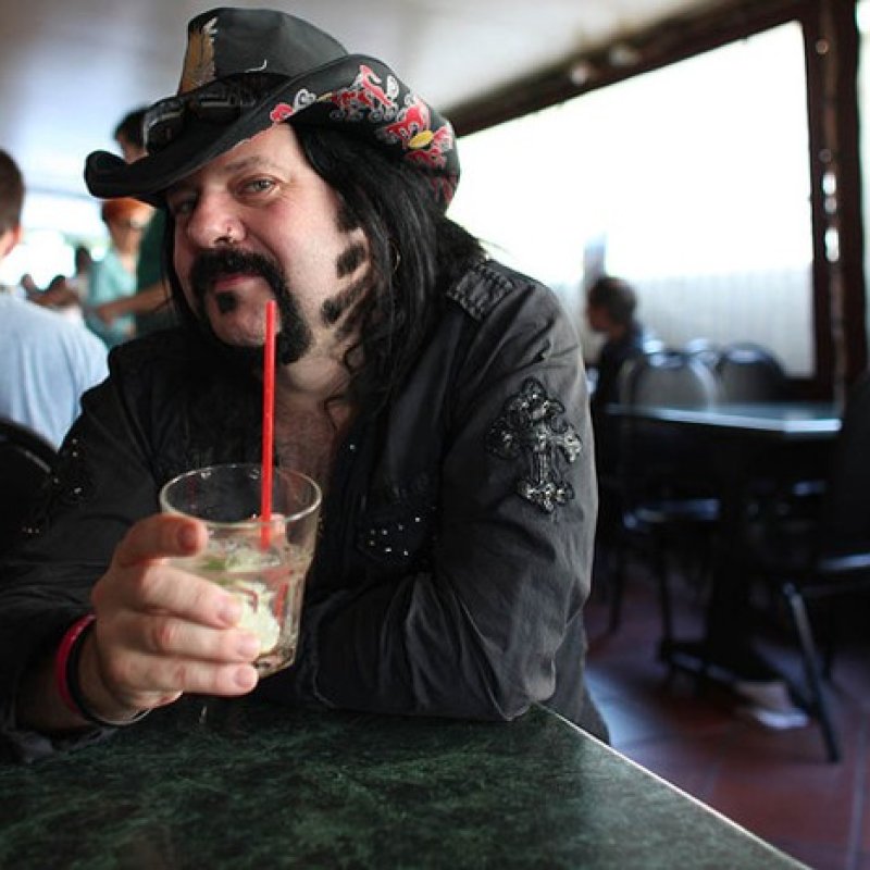  HELLYEAH's Record Label Pays Tribute To VINNIE PAUL: He Was 'A Pioneer And An Absolute Legend' 